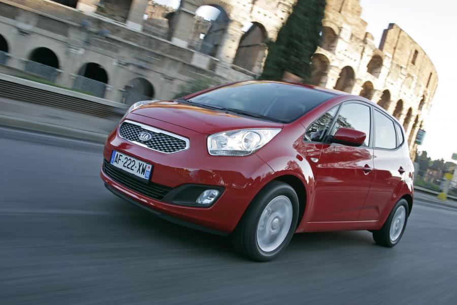 Kia Venga 2010 года  (фото 12 из 199)